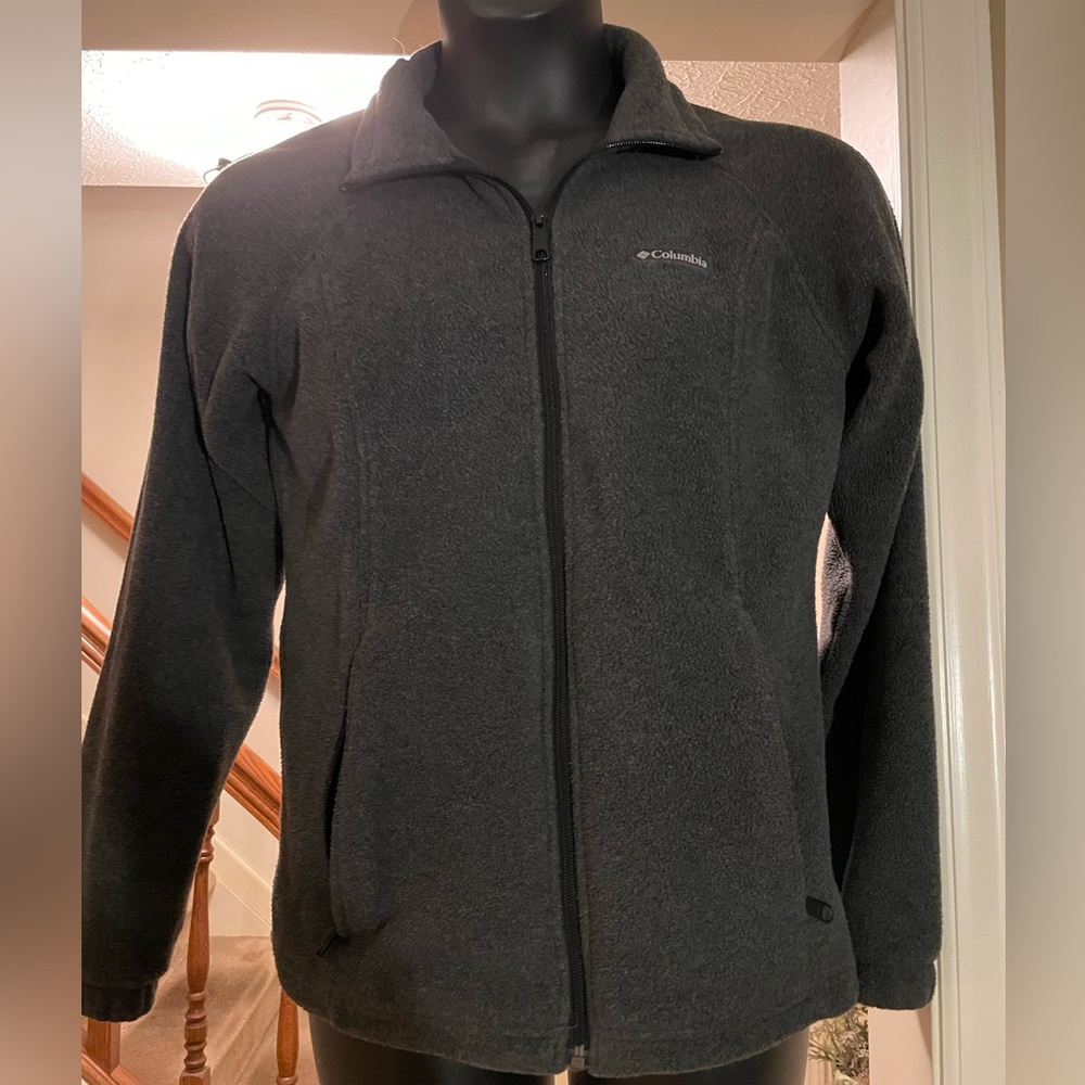 Columbia Zip Front Jacket - Like New - Size Medium
